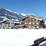 Garni Larcherhof Aparthotel Mayrhofen