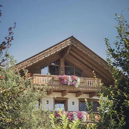 戈尔尼拉切尔霍夫公寓式酒店