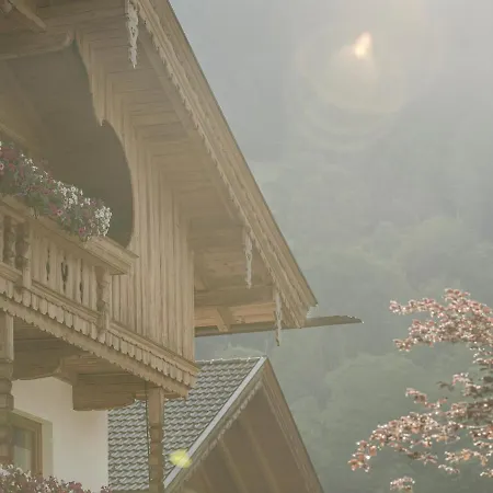 戈尔尼拉切尔霍夫公寓式酒店