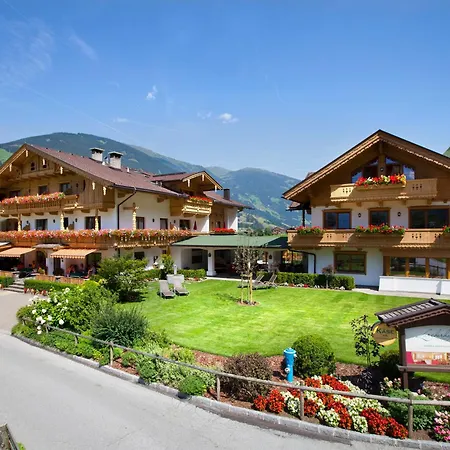 Hotel apartamentowy Garni Larcherhof Mayrhofen