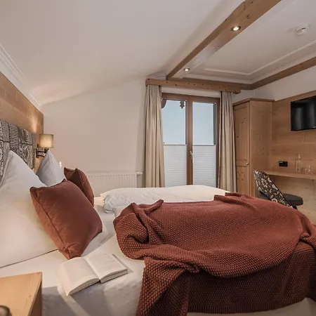 Apart Otel Garni Larcherhof 3*