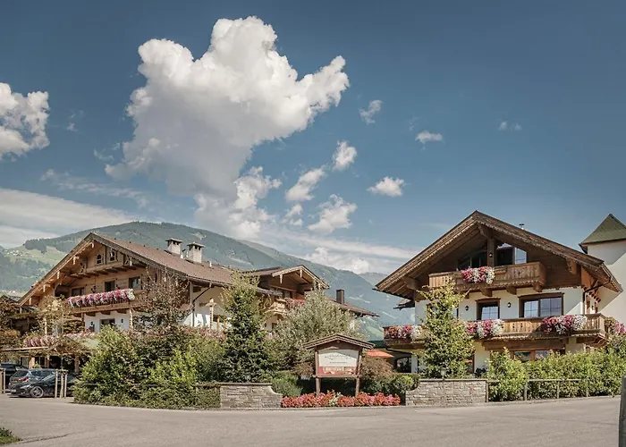 Garni Larcherhof Aparthotel 3*