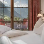 Garni Larcherhof 3* Майрхофен