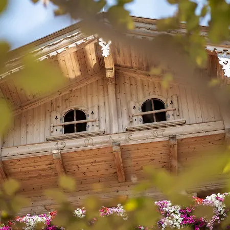 Ξενοδοχείο με διαμερίσματα Garni Larcherhof