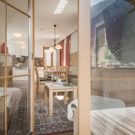 Ξενοδοχείο με διαμερίσματα Garni Larcherhof Mayrhofen